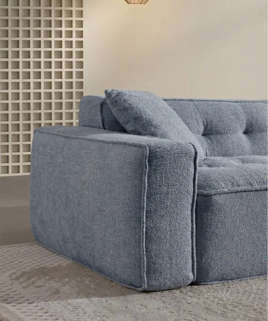Bandama en tono azul grisáceo con tejido texturizado y diseño contemporáneo, cómodo y funcional para salones en Canarias