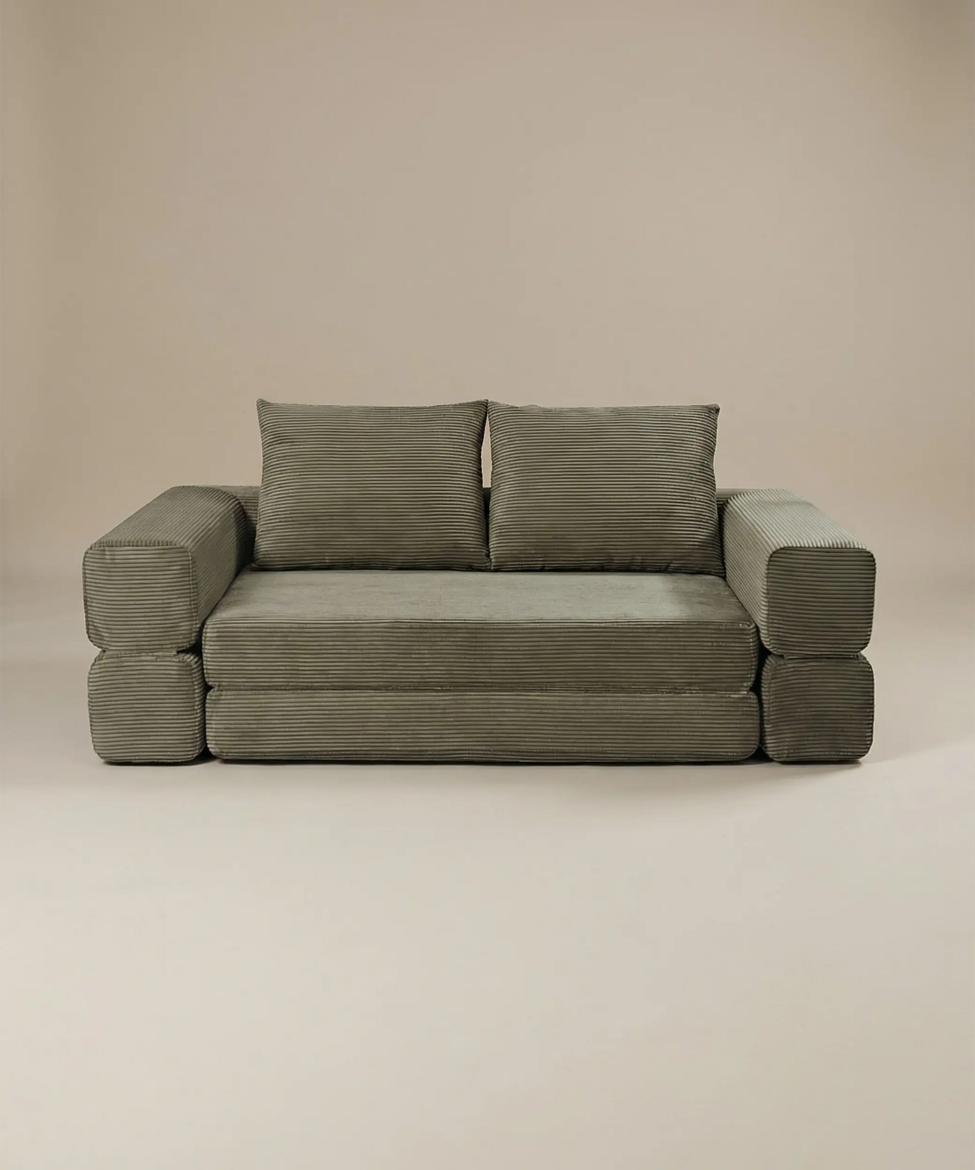 Sofá modular Bentayga en tono gris con diseño innovador y textura suave para espacios modernos y confortables.