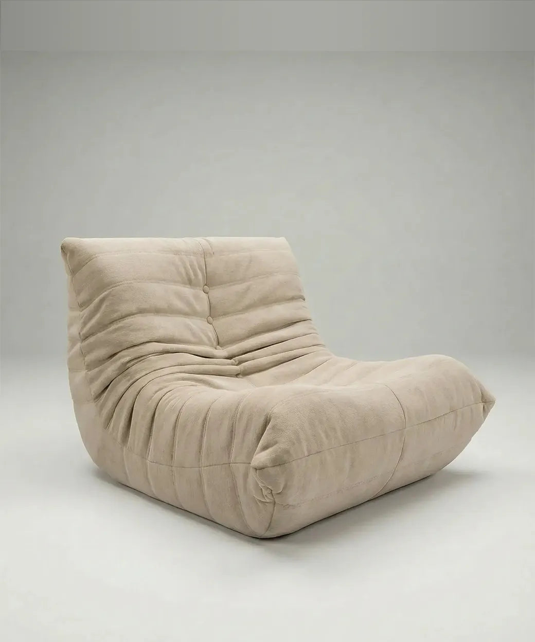 Butaca Lambra beige en tejido suave con diseño confortable y moderno para interiores actuales en Canarias