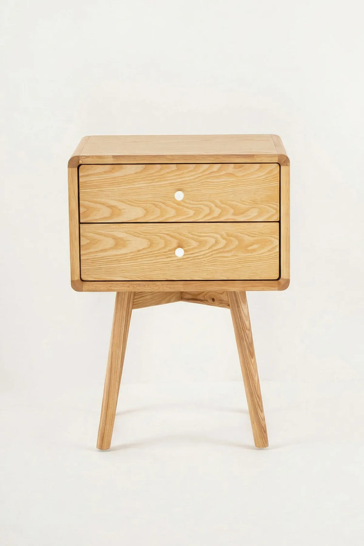 Mesa de noche Arena en madera de fresno natural con diseño rústico contemporáneo y líneas limpias y elegantes