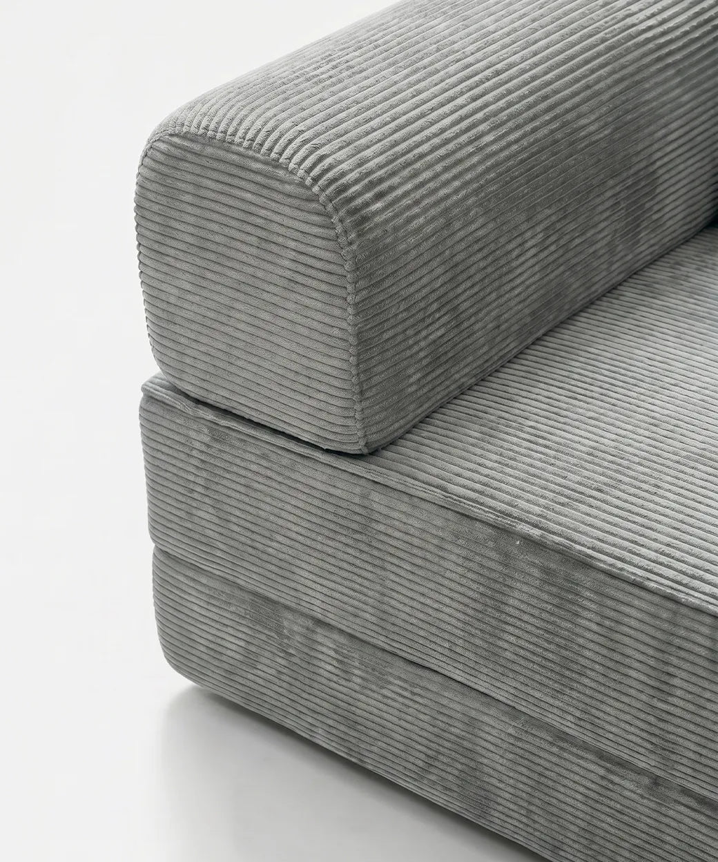 Taburiente Chaise Longue (300x180cm) en tono gris con tejido de canalé para sofás cómodos y versátiles en Canarias